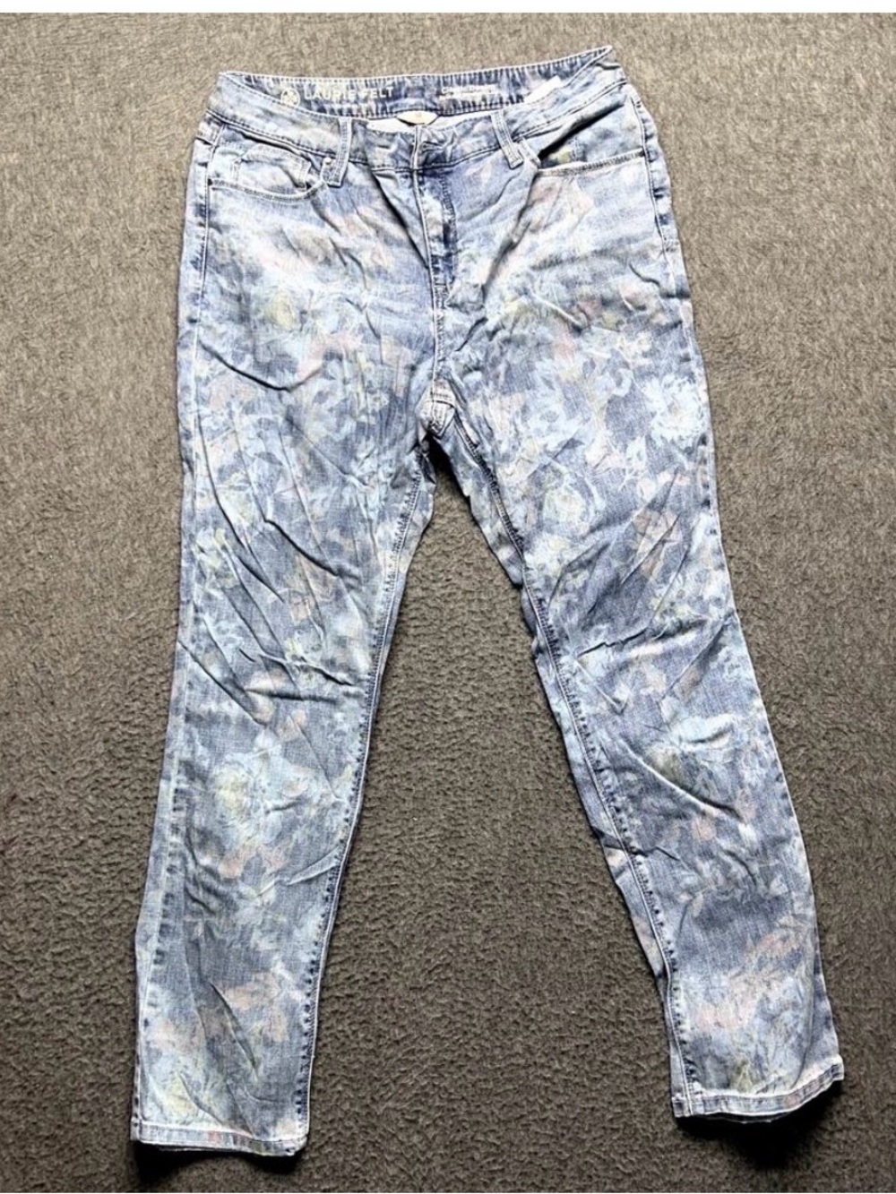Laurie Felt Classic Denim
Women's Size 14 Relaxed Straight Floral Print Jeans